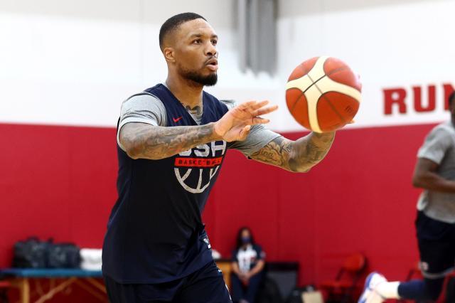 damian-lillard-trade-rumors-swirling-with-knicks-in-anxious-pursuit-scaled.jpg